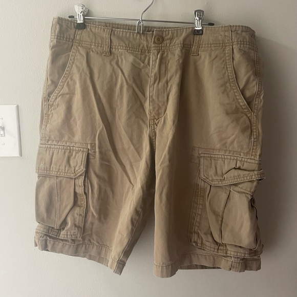 Men’s Old Navy size 34 Cargo Shorts - Picture 1 of 1